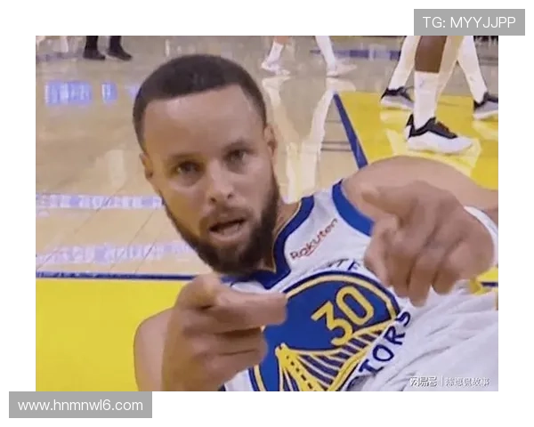 库里精彩抢断后快攻三分精准命中展现超强个人能力 库里精彩抢断后快攻三分精准命中展现超强个人能力